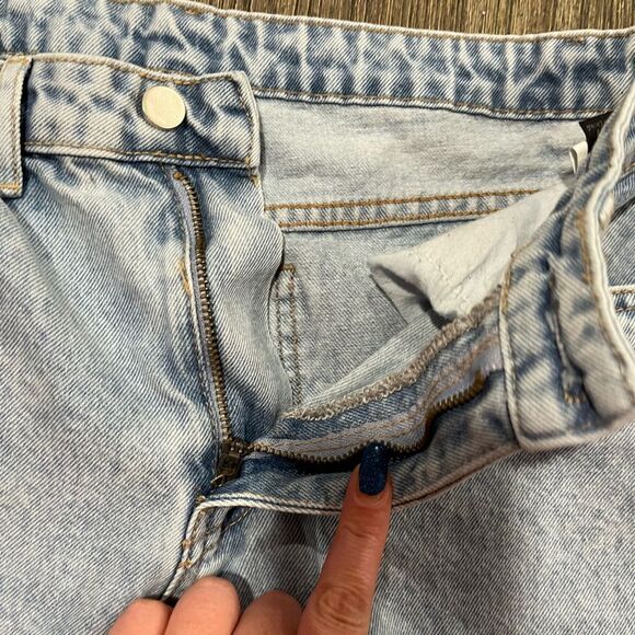 Shein Straight Jeans Distressed Denim Cotton Blend 5-Pockets Light Wash Medium - Picture 6 of 11